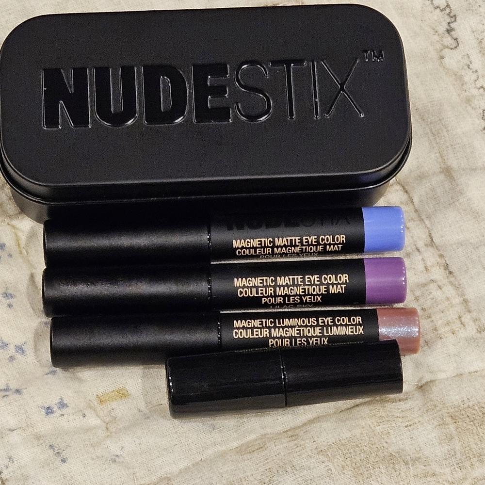 NUDESTIX Magnetic Eye Color Trio - Lavender, Plum, Rose